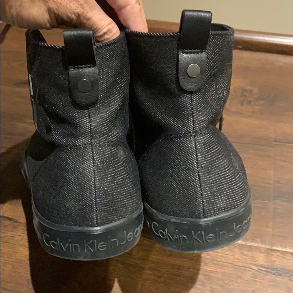 Shoes - Picture 3 of 8